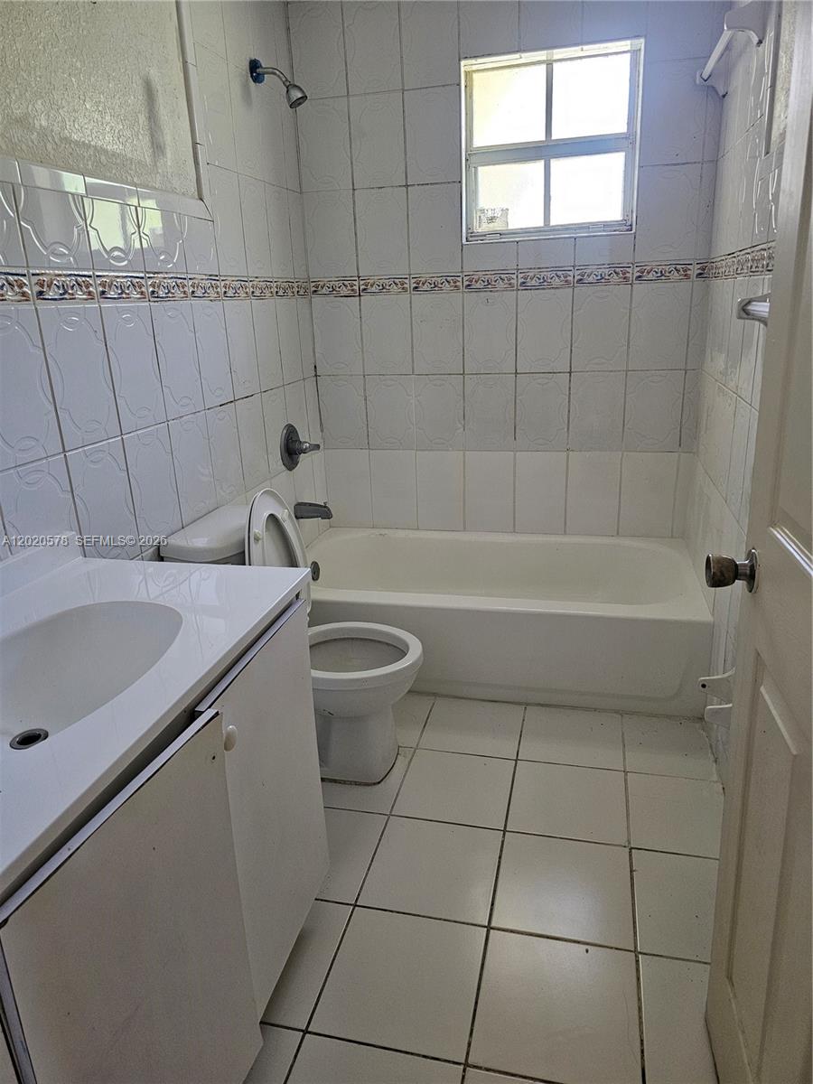 VENETIAN GARDENS ACRESPB - Residential Income