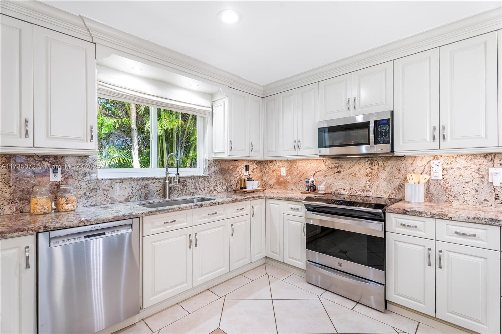 CORAL GABLES RIVIERA SEC - Residential