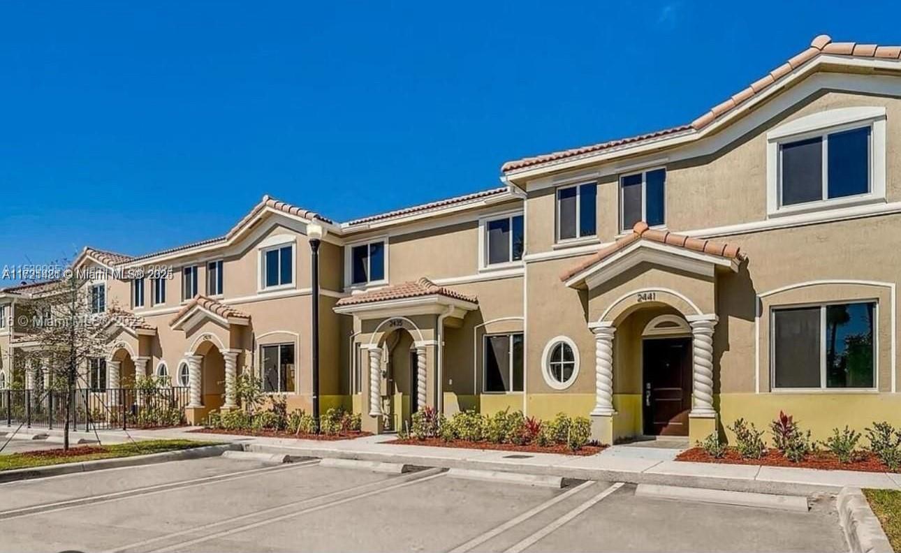 Property for Sale at 1022 Se 23rd Ave 1022, Homestead, Miami-Dade County, Florida - Bedrooms: 4 
Bathrooms: 3  - $397,000