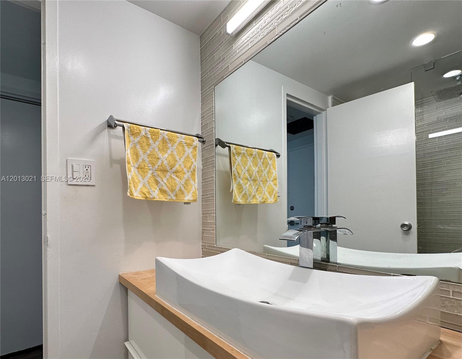 MIRADOR 1200 CONDO - Residential Lease