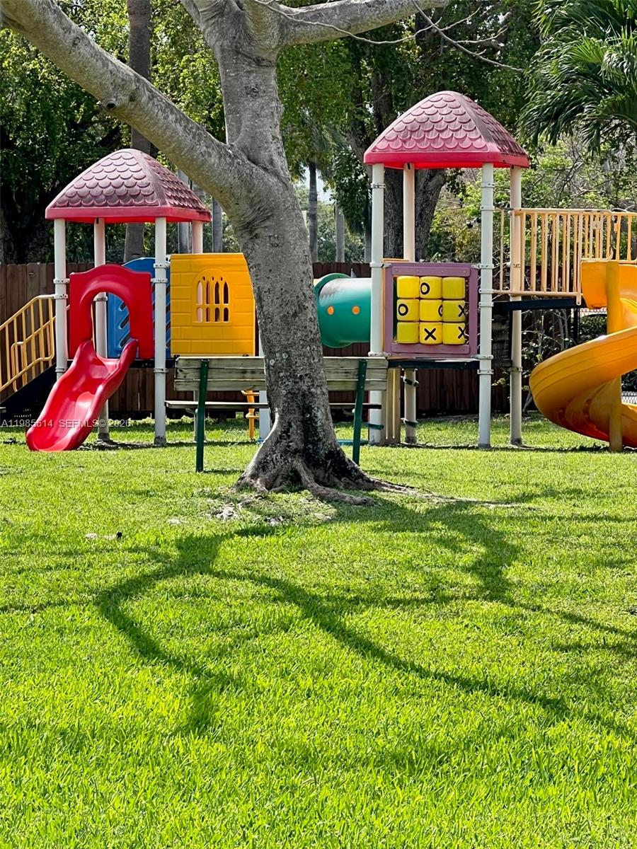 LAGUNA TROPICAL CONDO - Residential Lease