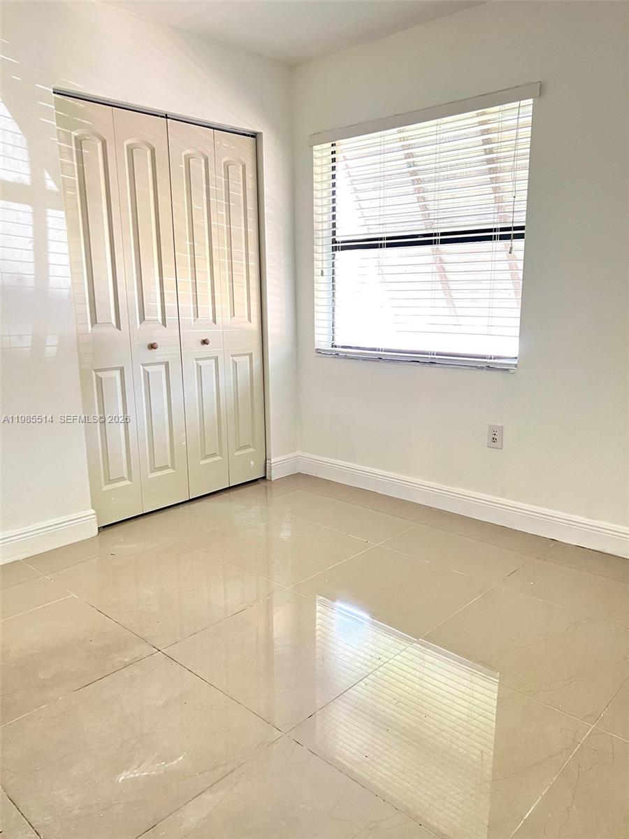 LAGUNA TROPICAL CONDO - Residential Lease