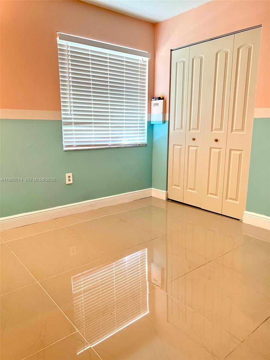 LAGUNA TROPICAL CONDO - Residential Lease