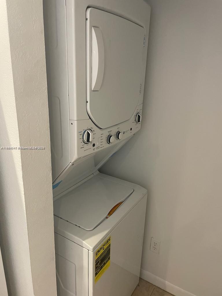 ISOLA CONDO - Residential