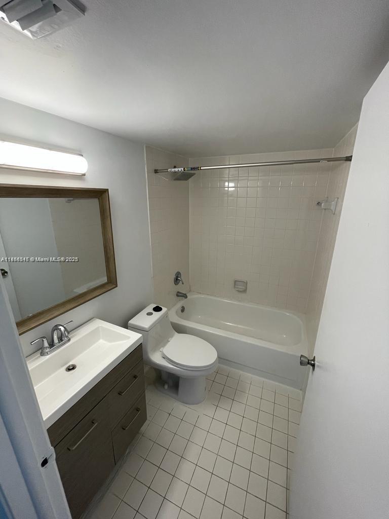 ISOLA CONDO - Residential