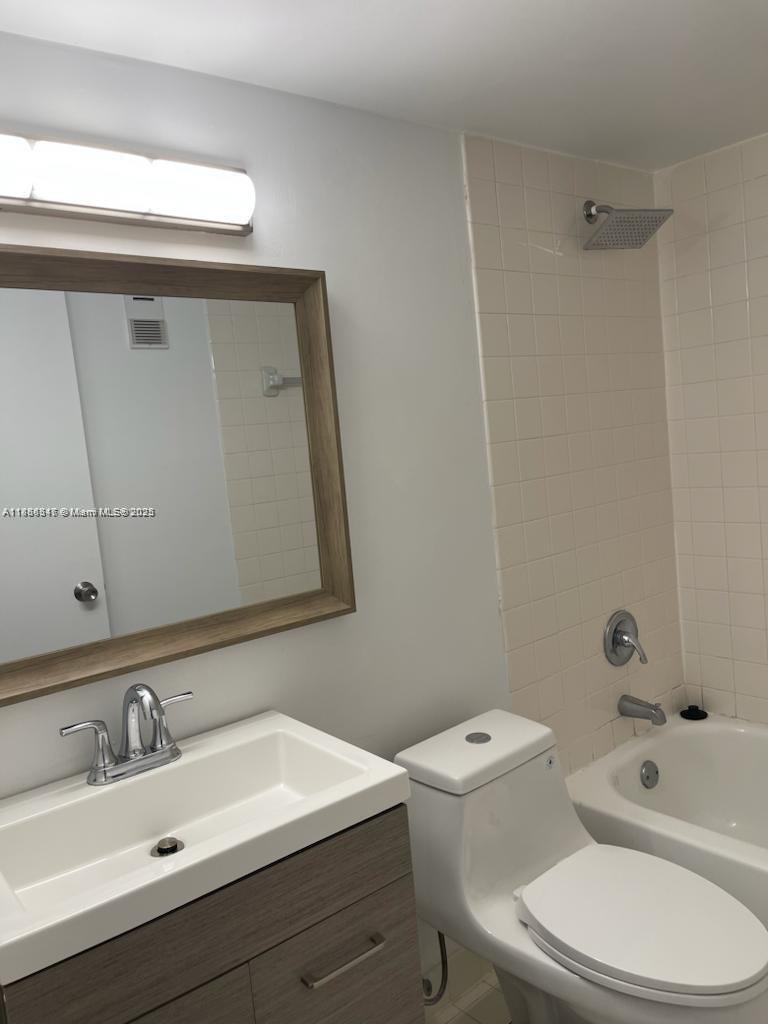 ISOLA CONDO - Residential