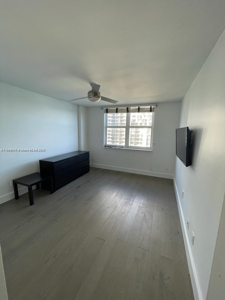 ISOLA CONDO - Residential