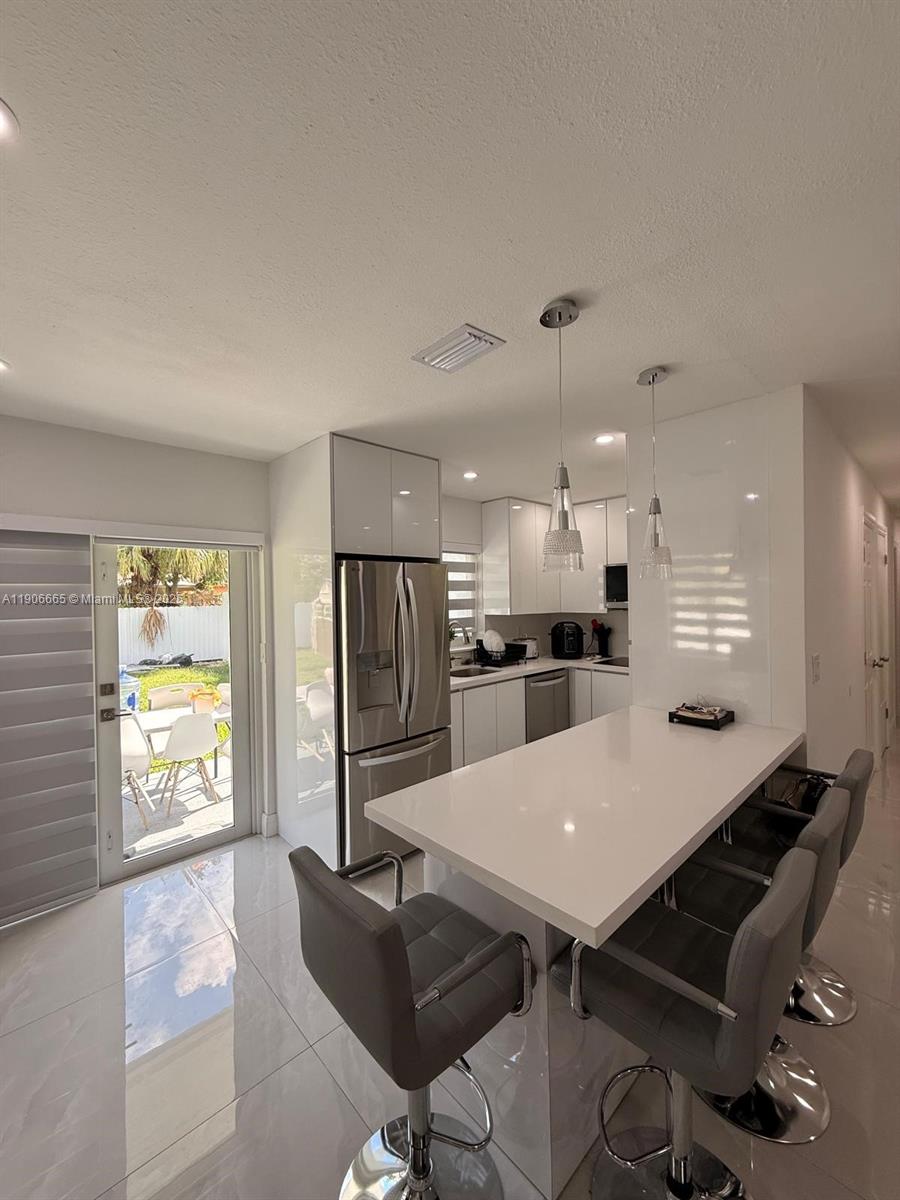 LEE BELL HOMES - Residential Lease