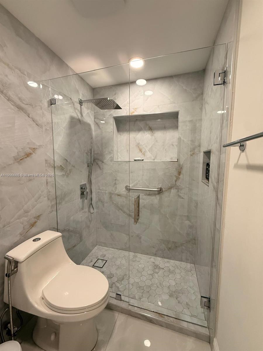 LEE BELL HOMES - Residential Lease