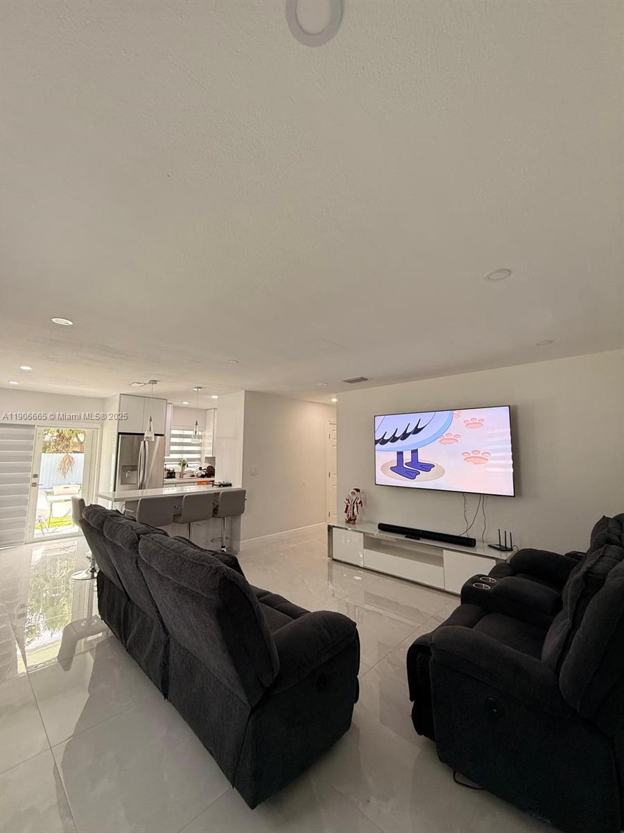 LEE BELL HOMES - Residential Lease