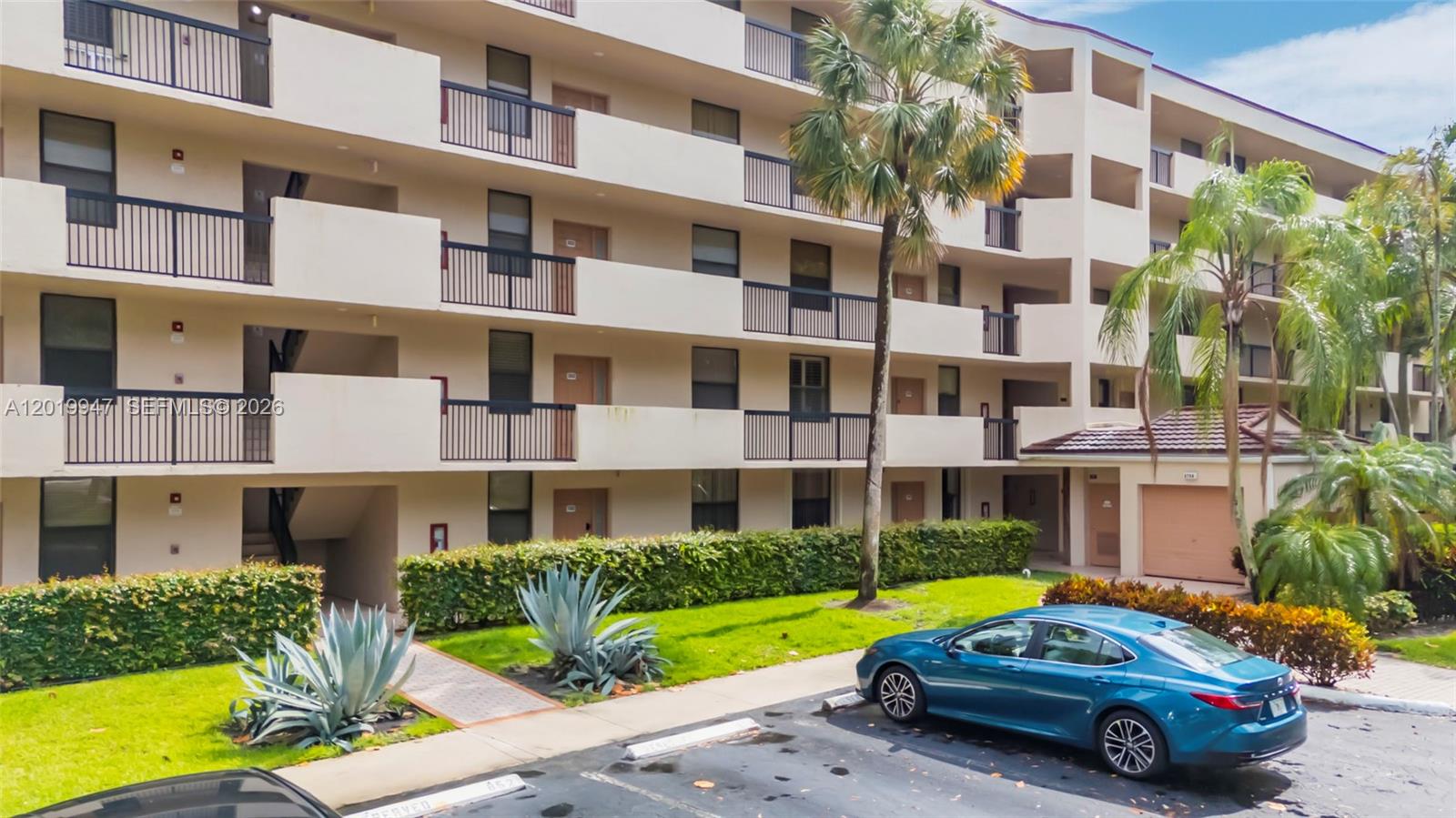 2768 S Carambola Cir S 401