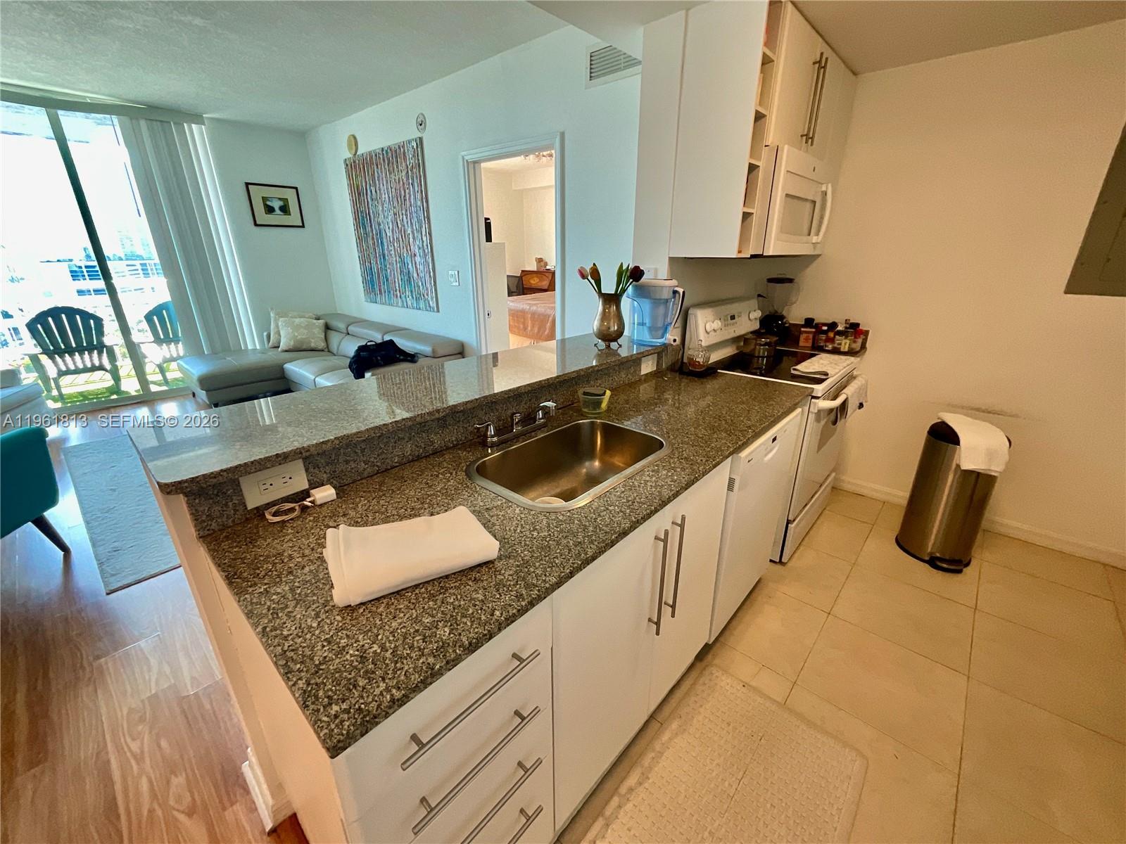 1800 BISCAYNE PLAZA CONDO - Residential