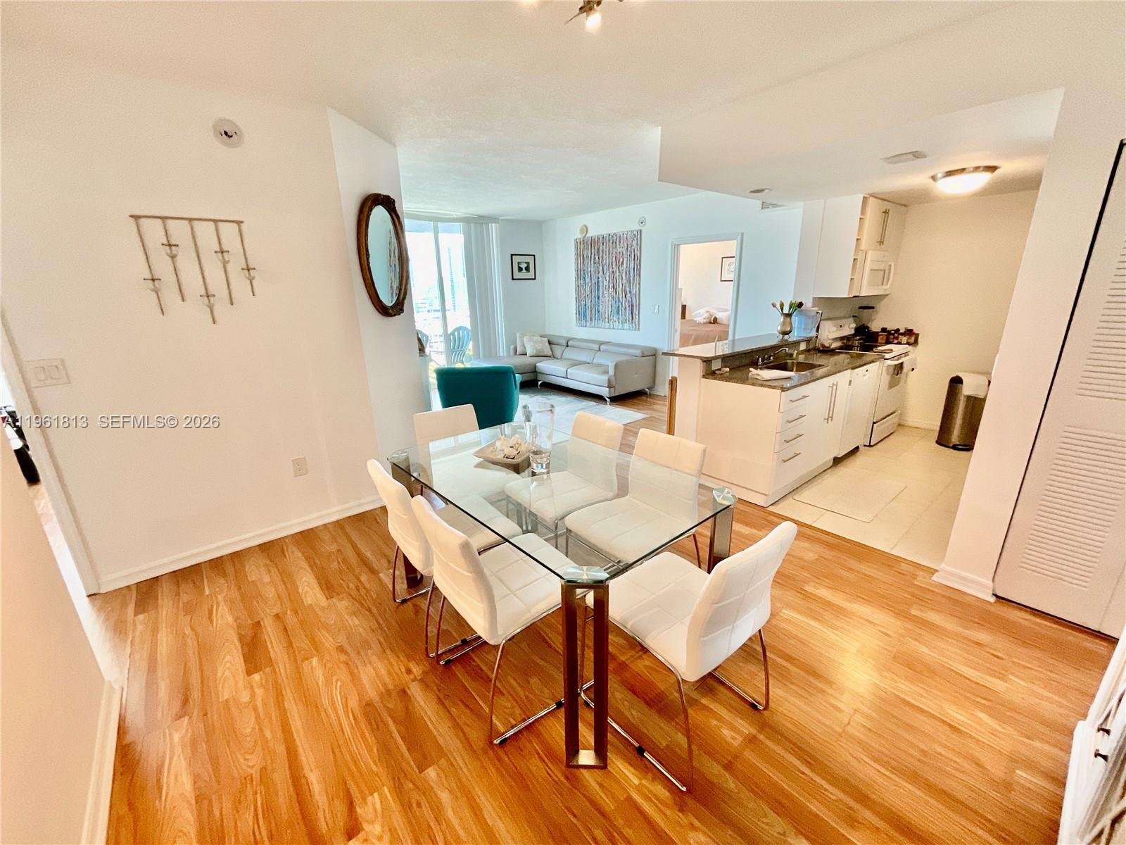 1800 BISCAYNE PLAZA CONDO - Residential