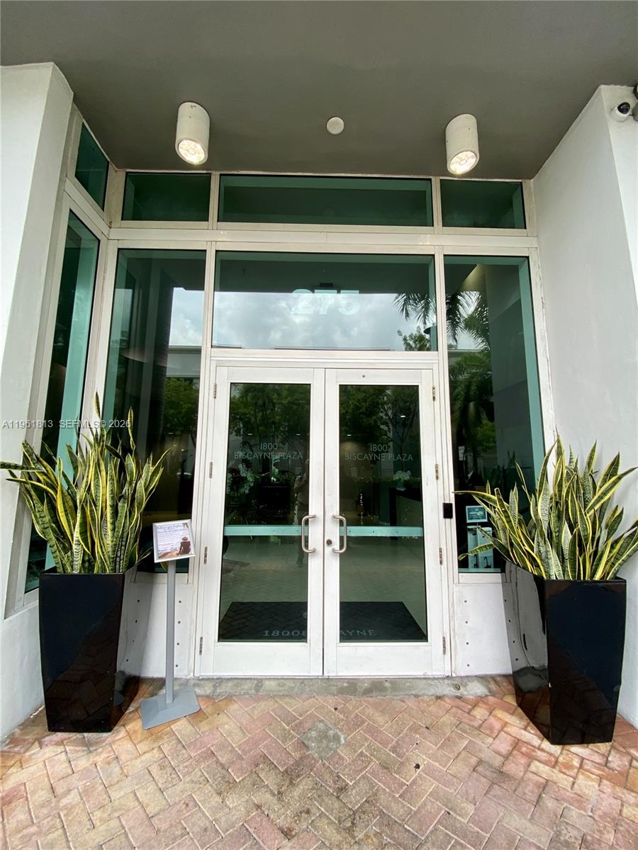 1800 BISCAYNE PLAZA CONDO - Residential