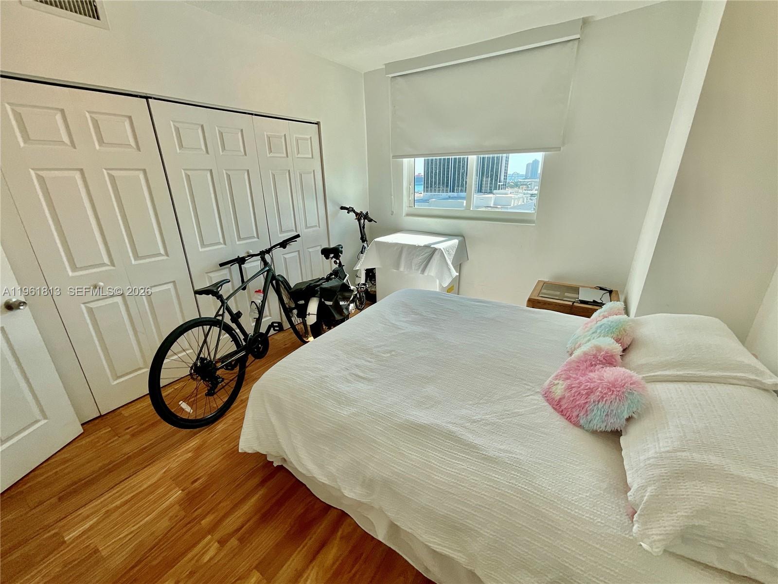 1800 BISCAYNE PLAZA CONDO - Residential