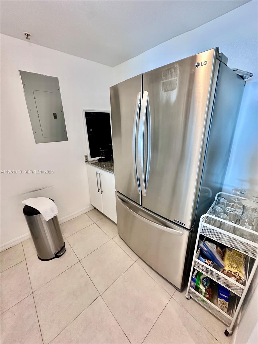 1800 BISCAYNE PLAZA CONDO - Residential
