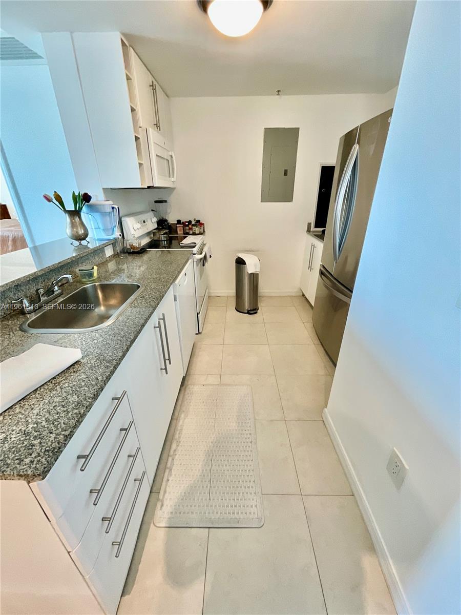 1800 BISCAYNE PLAZA CONDO - Residential