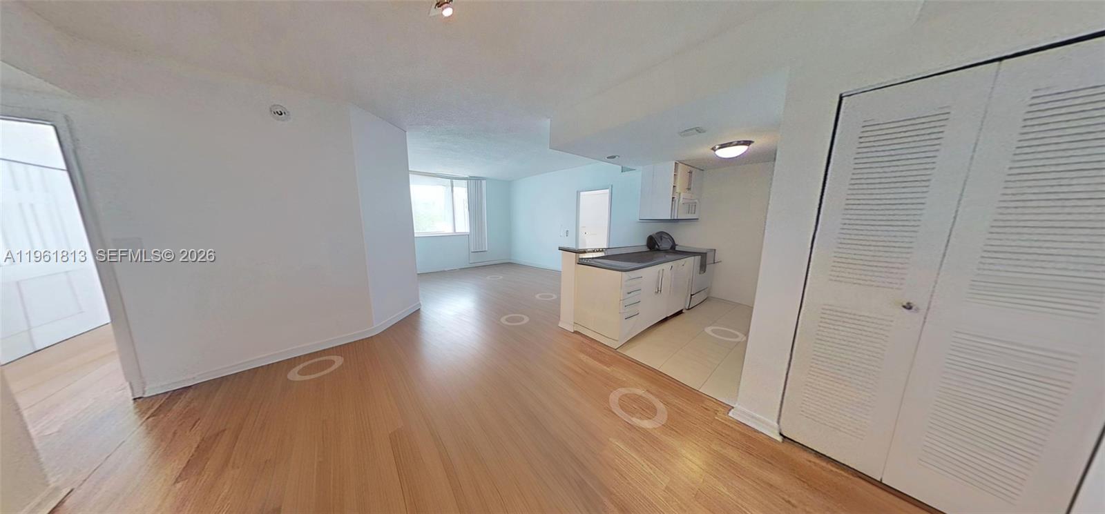 View photos, virtual tours, details... 275 NE 18th St 1705