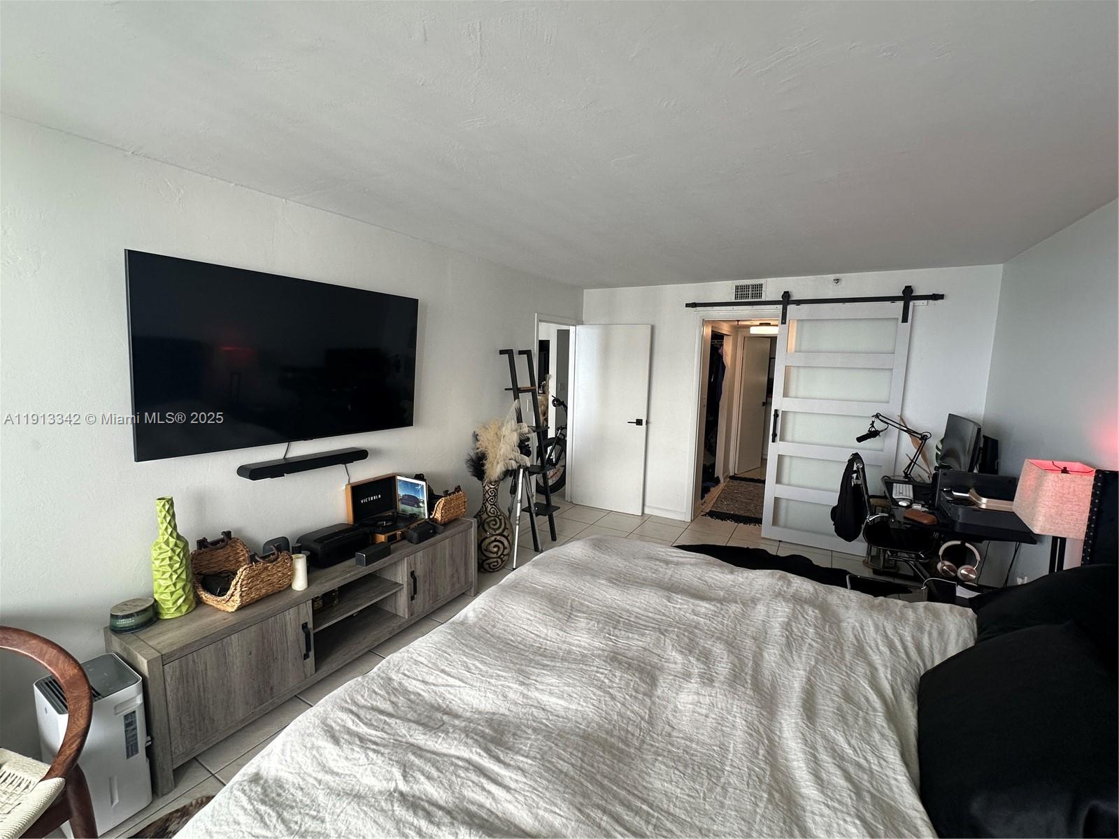 VENETIA CONDO - Residential Lease