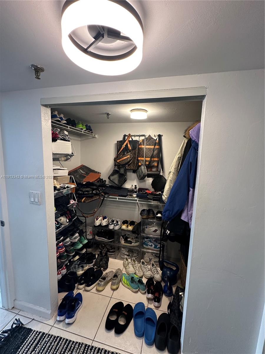 VENETIA CONDO - Residential Lease