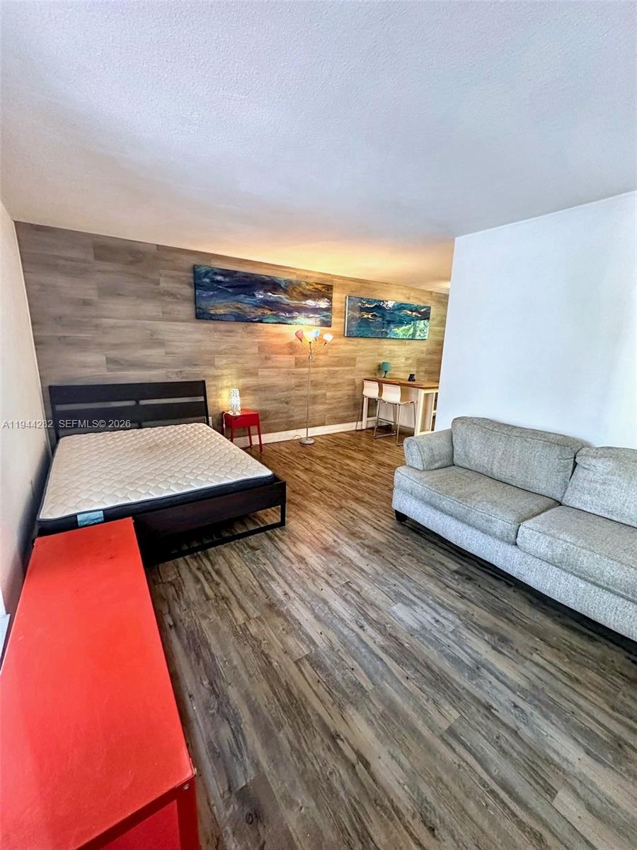 COCO PALM CONDO - Residential Lease