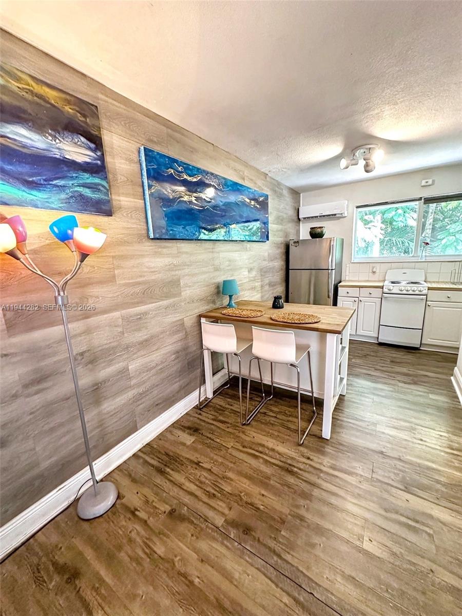 COCO PALM CONDO - Residential Lease