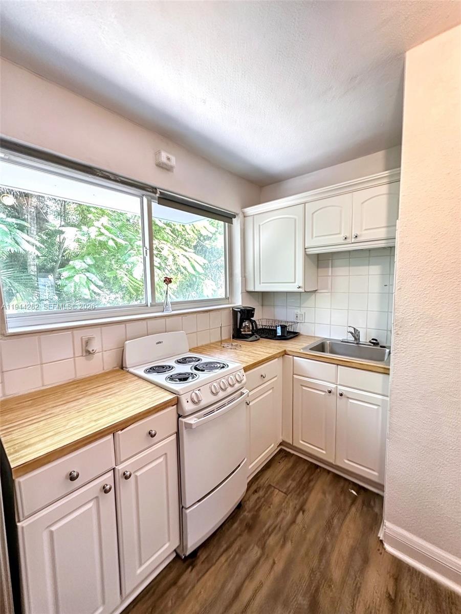 COCO PALM CONDO - Residential Lease