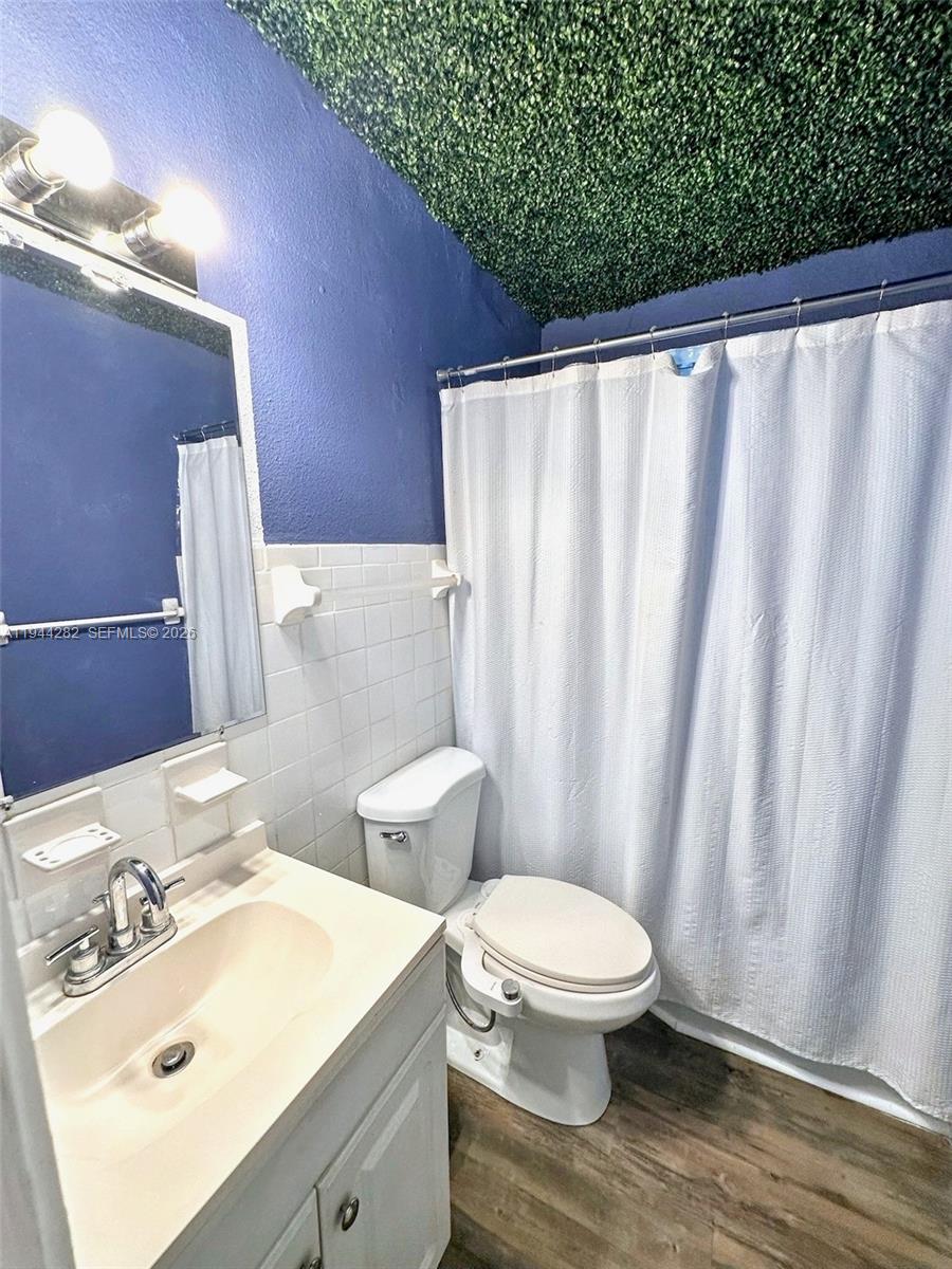 COCO PALM CONDO - Residential Lease