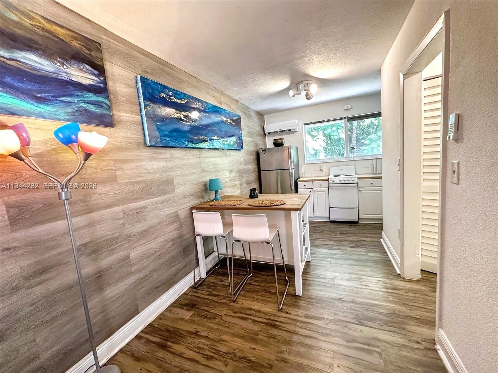 COCO PALM CONDO - Residential Lease