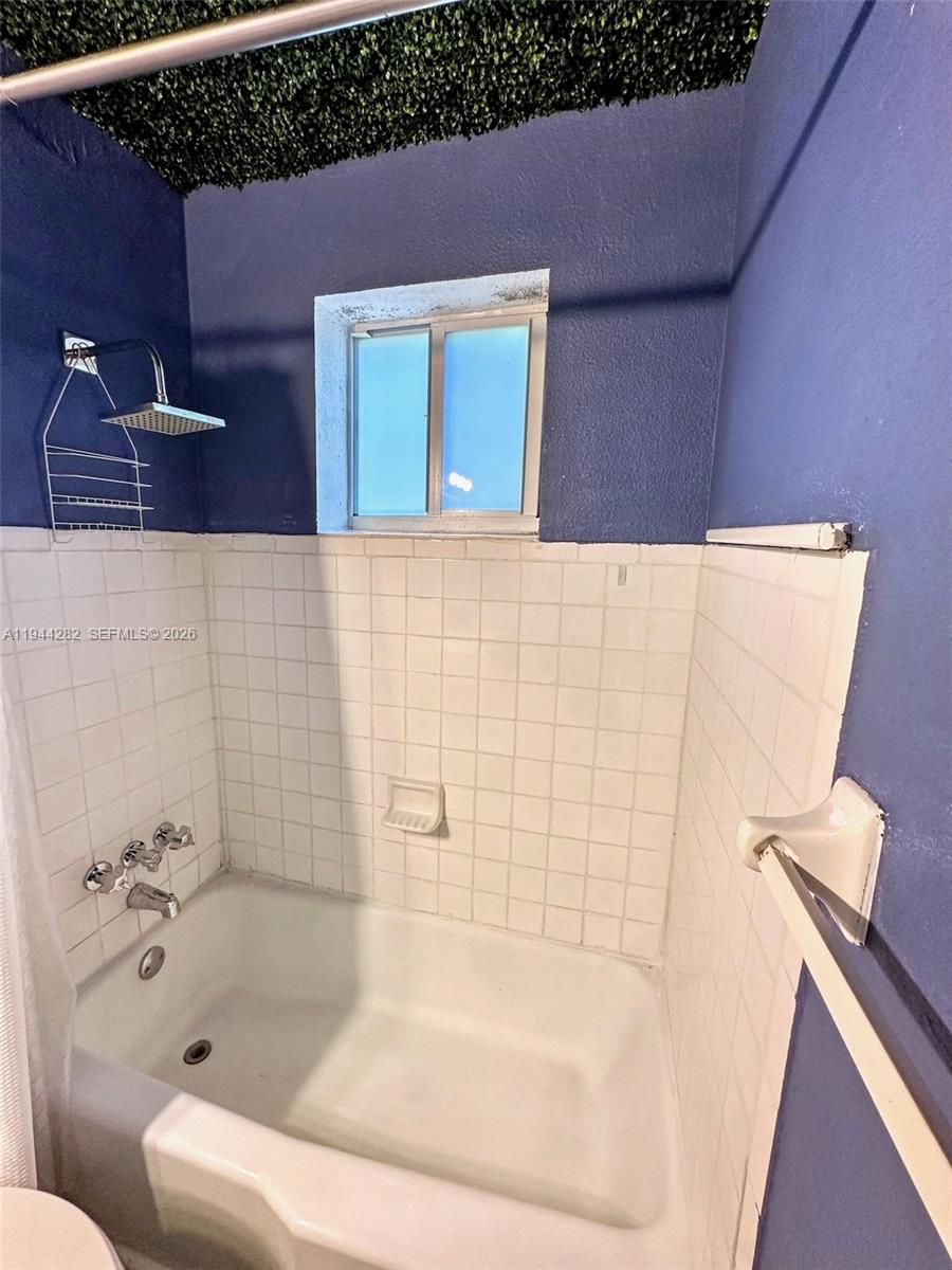 COCO PALM CONDO - Residential Lease