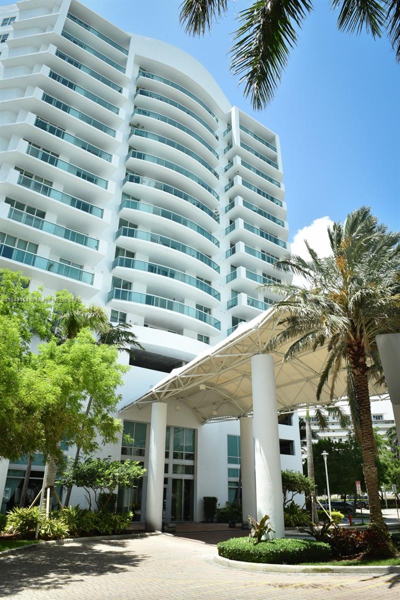 7900 Harbor Island Dr 618