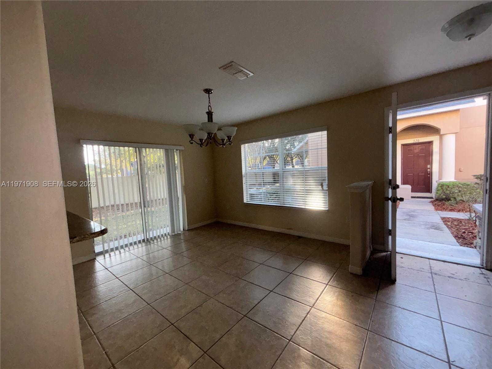 AMBERLEE TOWNHOMES - Residential