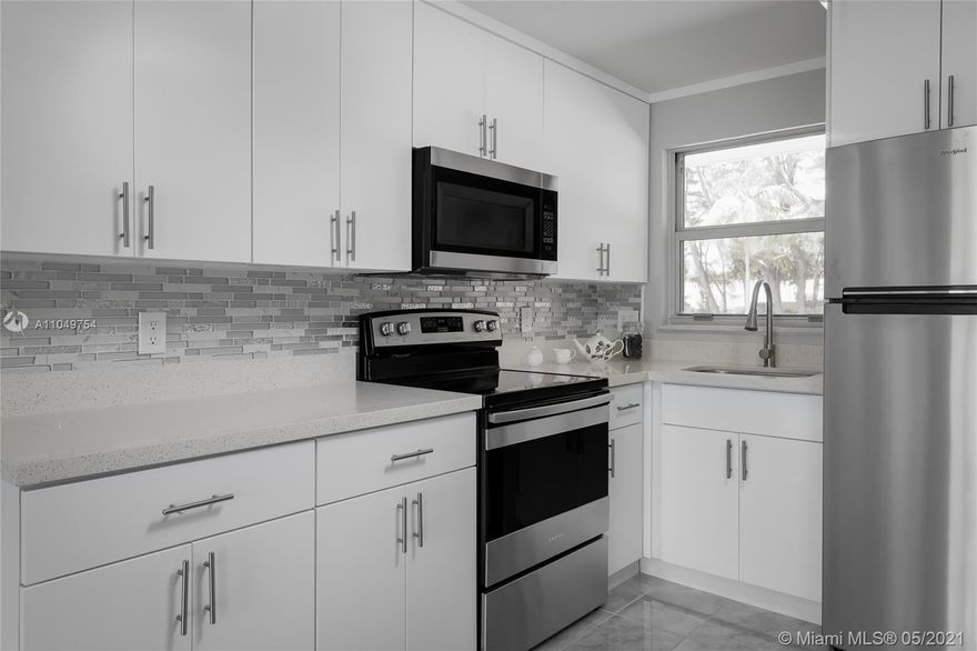 AWESOME 2 BEDROOM 2 BATH UNIT OVERLOOKING A PEACEFUL LAKE, ALL NEW APPLIANCES, CERAMIC FLOORS THROUGHOUT THE WHOLE APARTMENT. KITCHEN AND BATHROOMS COMPLETELY REDONE, FRESHLY PAINTED IN NEUTRAL COLORS MOVING READY WALK TO SHOPPING AND RESTAURANT, 55+ COMMUNITY.