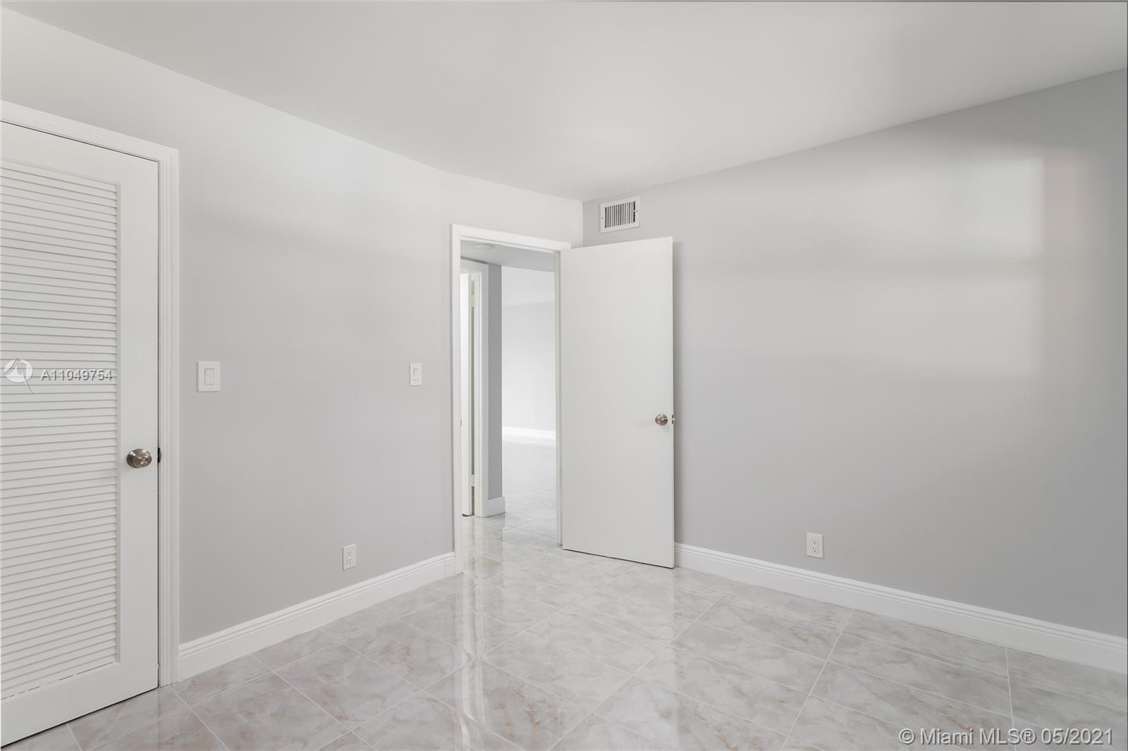 SUNRISE LAKES 7 CONDO - Residential