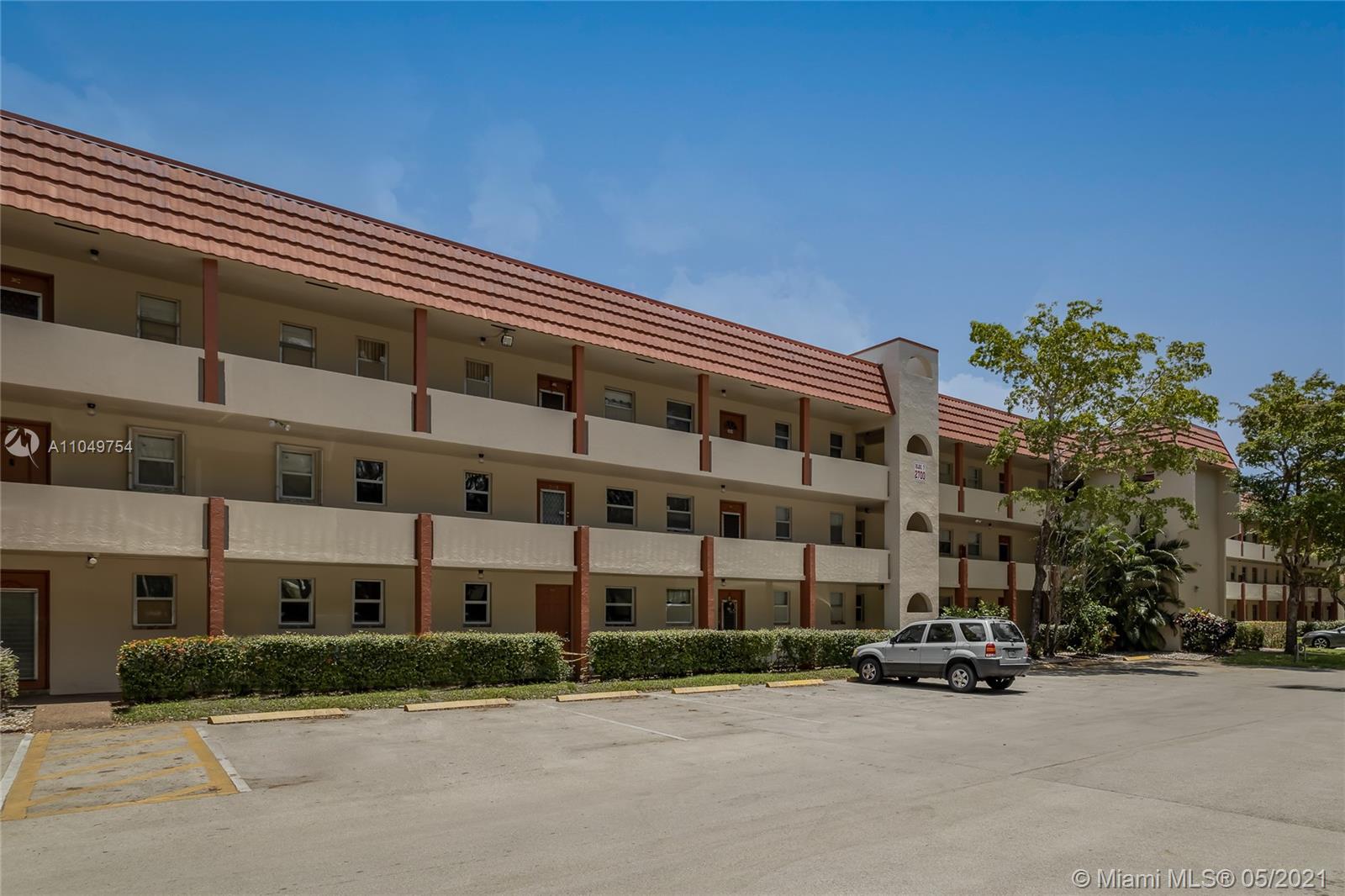 SUNRISE LAKES 7 CONDO - Residential