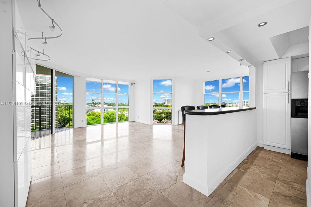 1915 Brickell Ave C1213