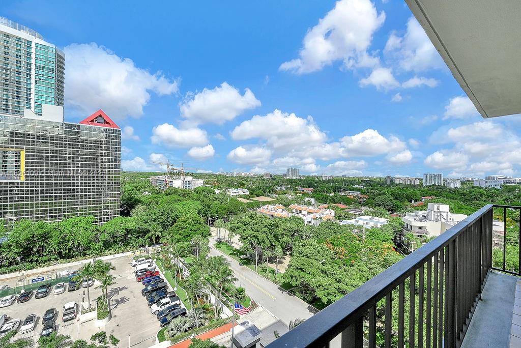 BRICKELL PLACE PHASE II C - Residential