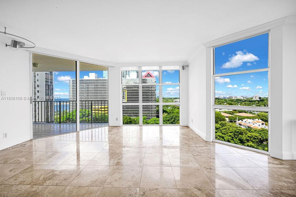 1915 Brickell Ave C1213