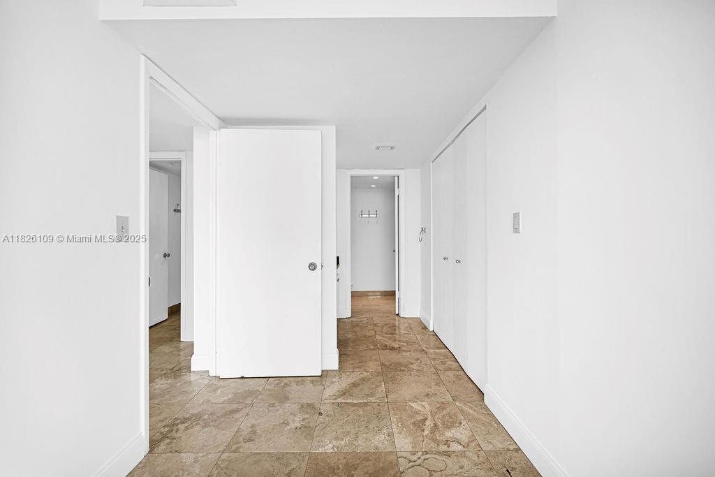 BRICKELL PLACE PHASE II C - Residential