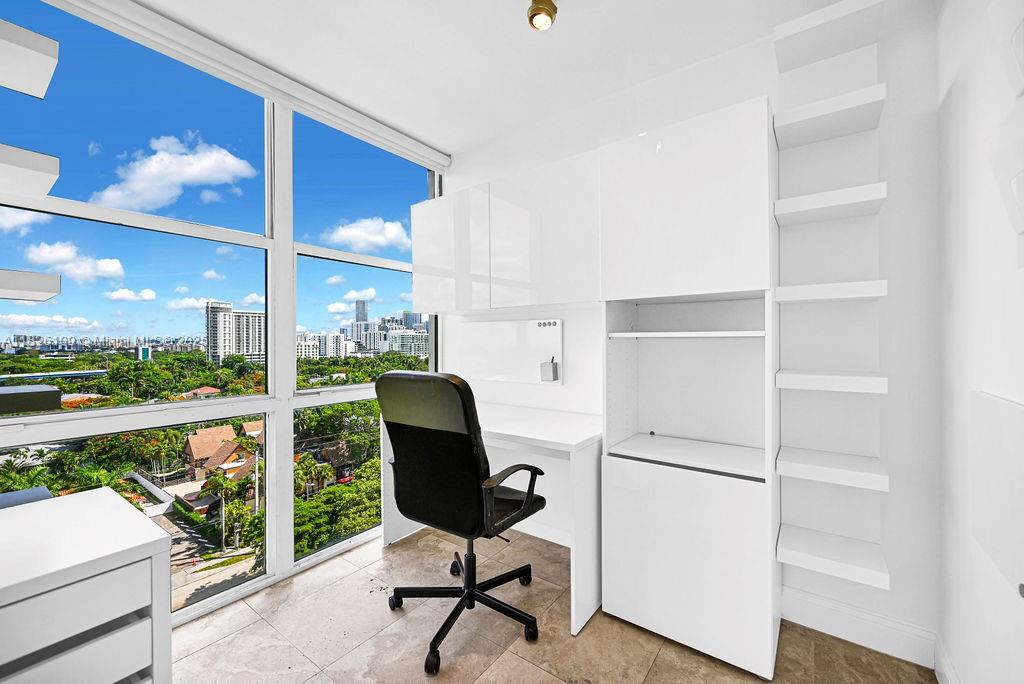 BRICKELL PLACE PHASE II C - Residential