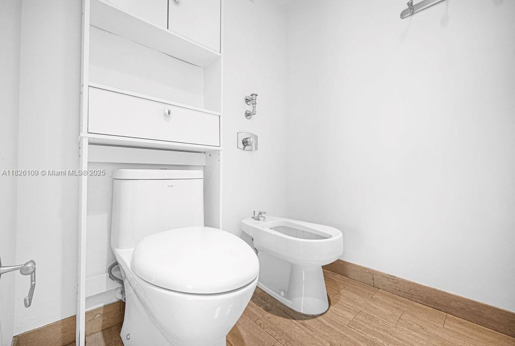 BRICKELL PLACE PHASE II C - Residential