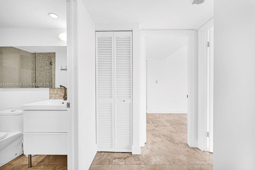 BRICKELL PLACE PHASE II C - Residential