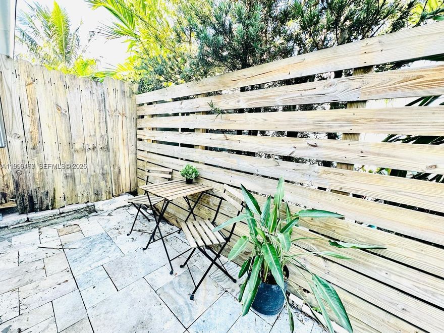 This large and bright studio has a very homey feel with it's private patio, 2 entrances and a walls of windows! It's ideally located in East Hollywood, just 5 minutes to the beach and the Hollywood Boardwalk, close to Young Circle , restaurants, shopping and nightlife. Tiled throughout, ample closet space, kitchen separate from the sleeping area. The building has a laundry room and unit comes with an assigned parking spot. Tenant only pays for electric, all other utilities are included in the rent. Pets are welcomed (with approval). Call today before is gone, this is a trully special find!