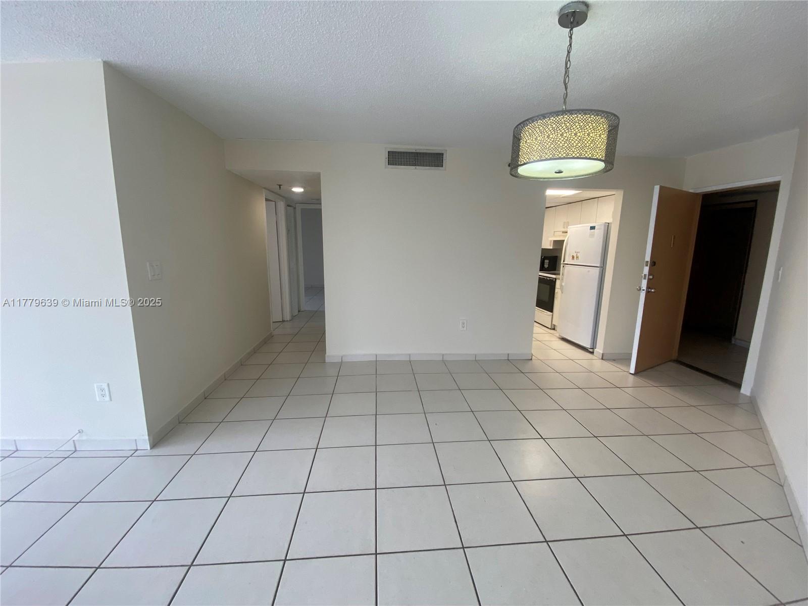 GOLFVIEW CL FONTAINBL PK - Residential