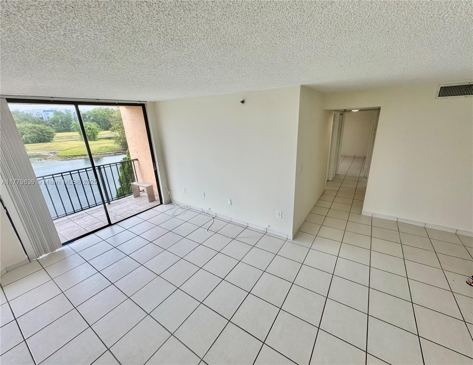 GOLFVIEW CL FONTAINBL PK - Residential