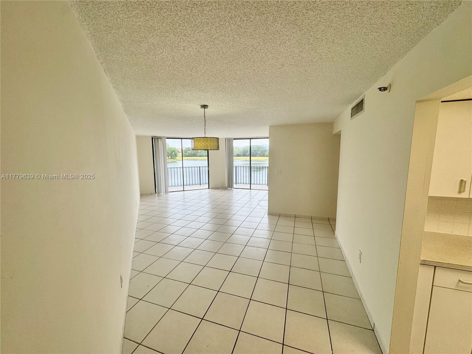 GOLFVIEW CL FONTAINBL PK - Residential