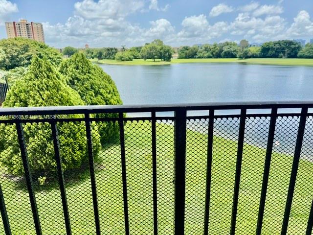 GOLFVIEW CL FONTAINBL PK - Residential