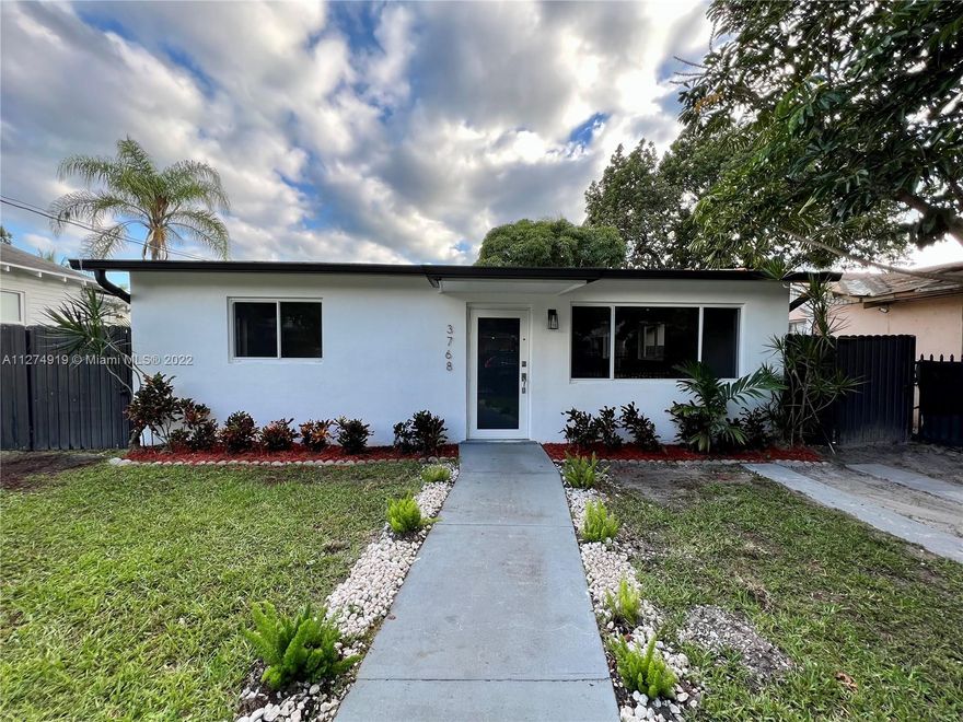 Renovated single family home with huge backyard, two bedrooms and a den and one and a half bathrooms available for rent now. Super central location close to Coco Walk, Brickell and Miracle Mile.