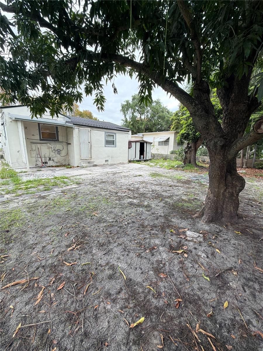 CRESTWOOD - Residential Lease