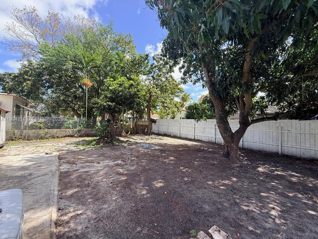 CRESTWOOD - Residential Lease